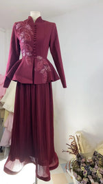 line Long Skirt Waist Cinched