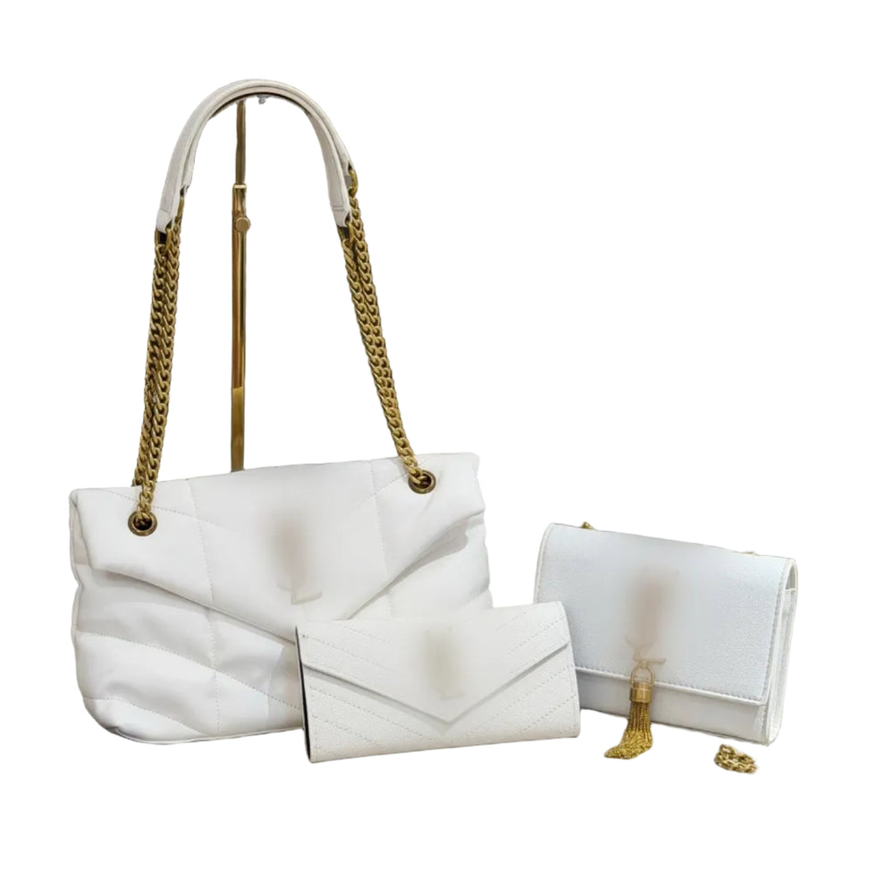 A white set quilted shoulder bag with gold chain
