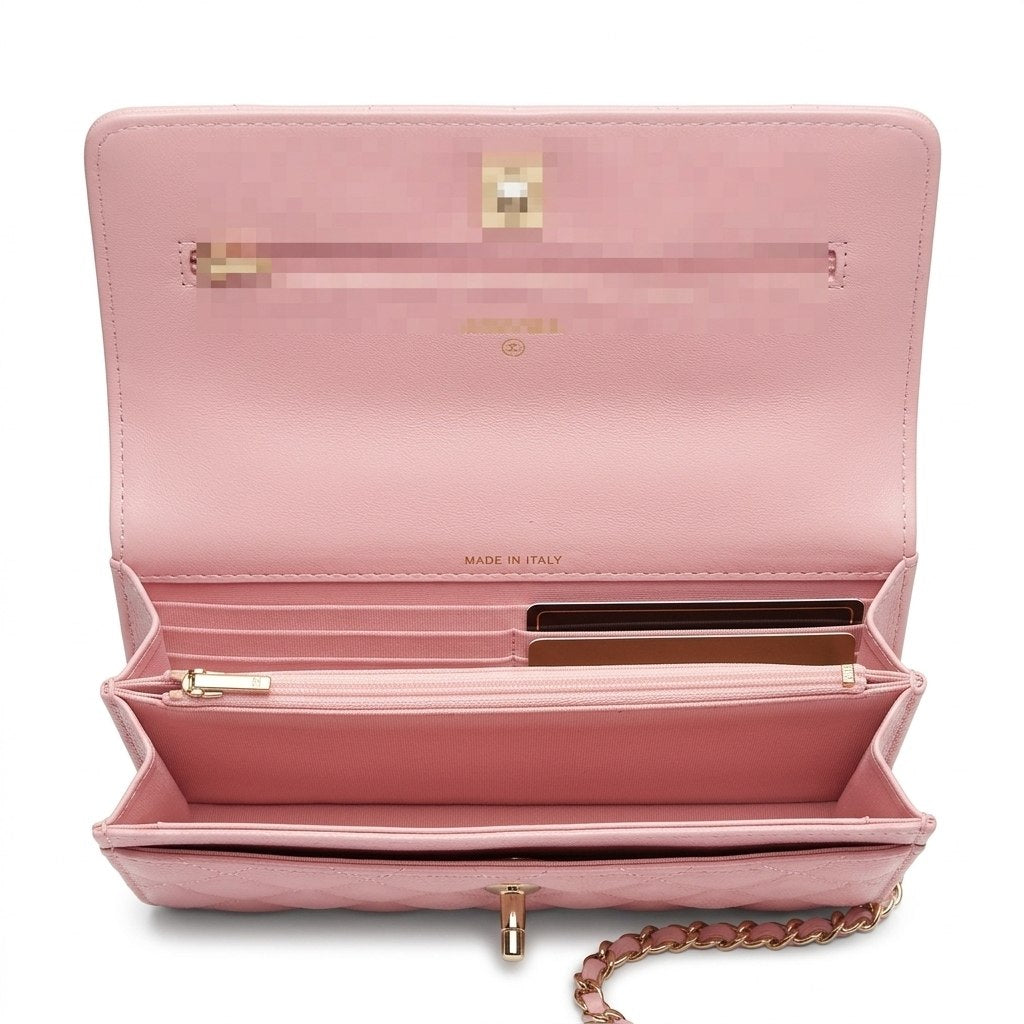 Luxury Textured Flap Bag with Chain