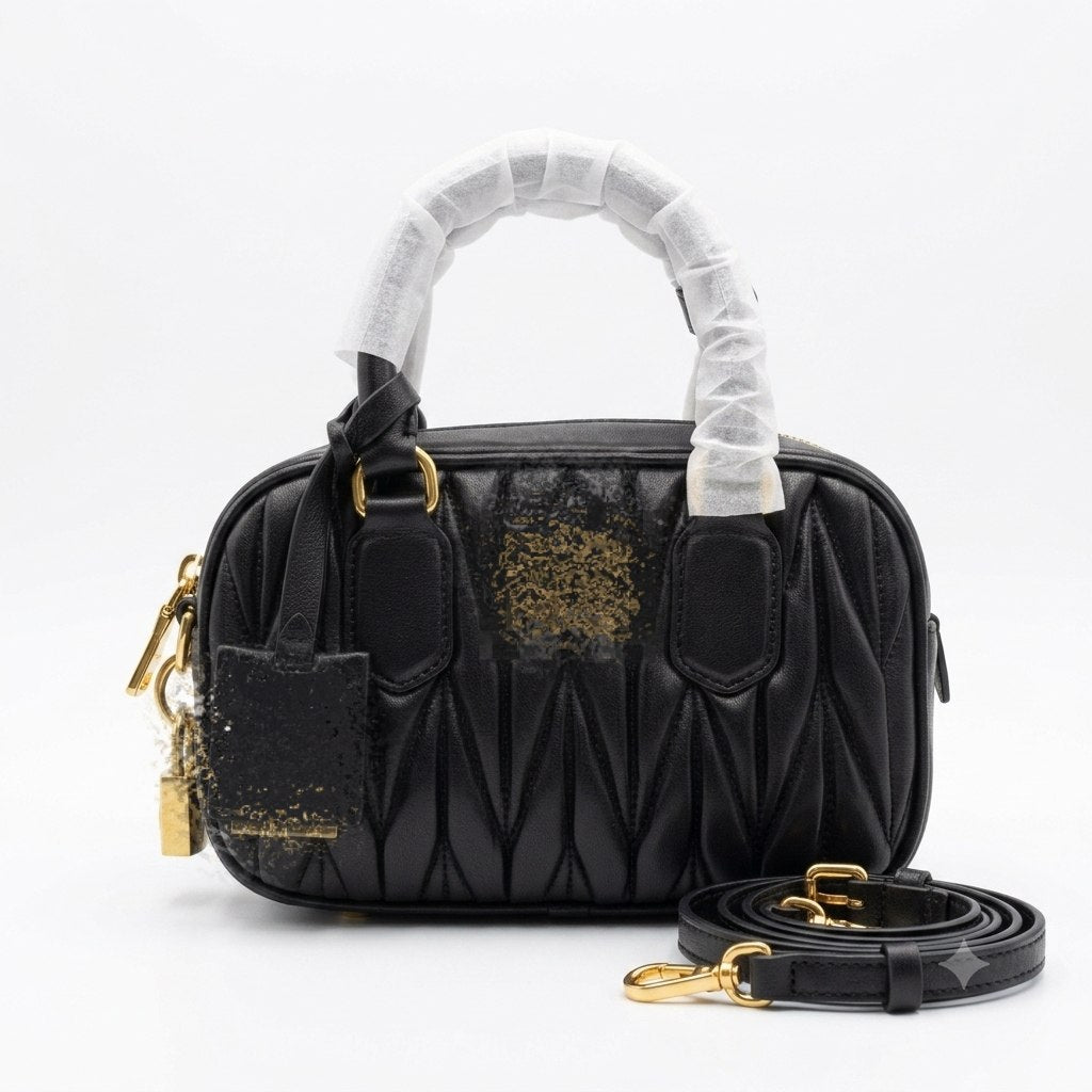 Elegant Women's Handbag with Detachable Strap